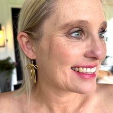 Load image into Gallery viewer, 2027 Wavy Bow Earrings, Unit Queen of Sharing